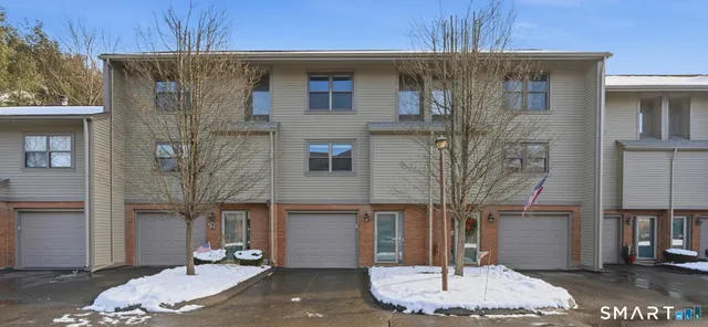 $304,999 | 73 Metacomet Drive, Unit 73, Meriden, CT 06450