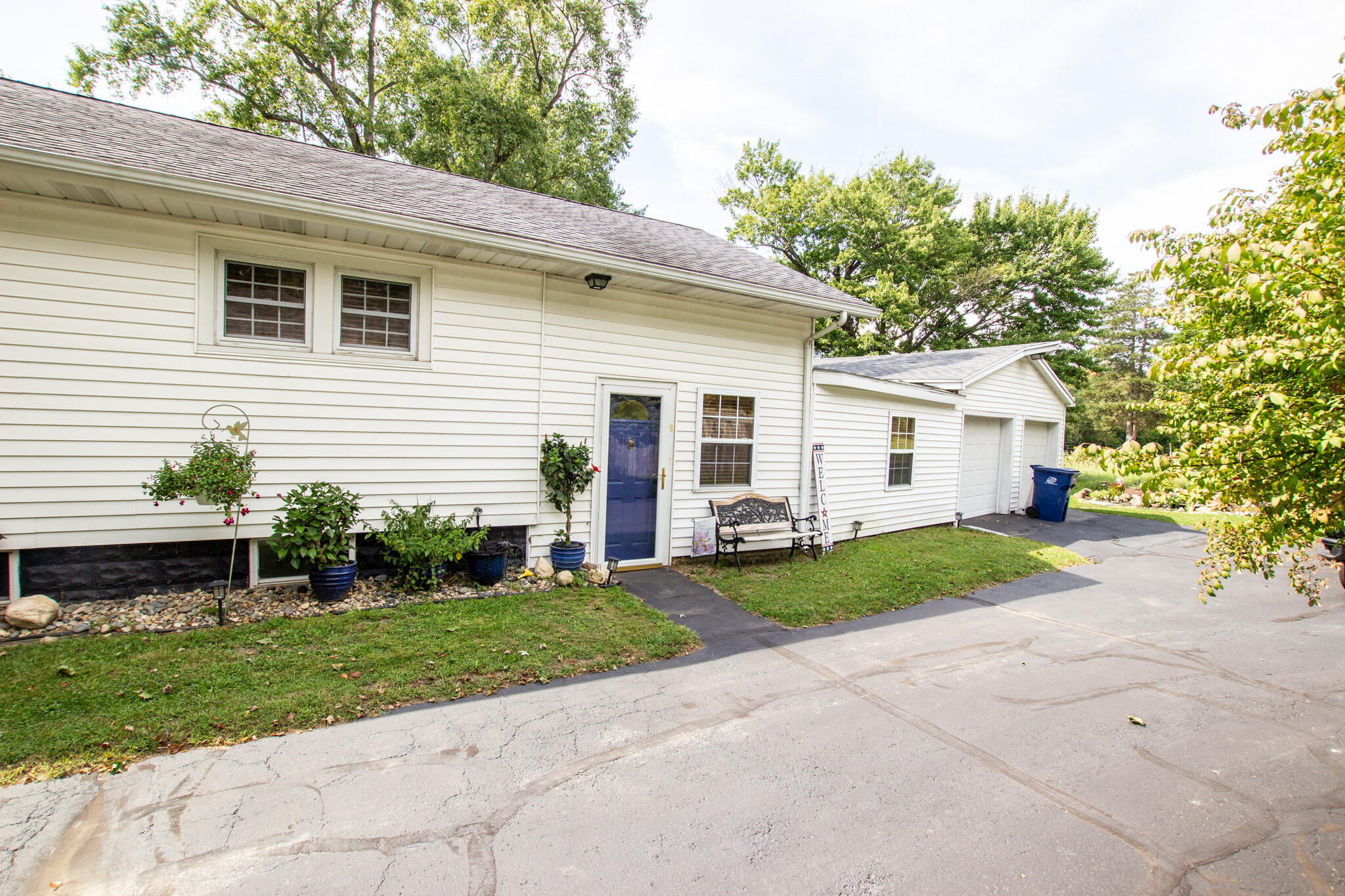 207 East Bertrand Road Niles, MI 49120 - Photo 39 of 40 Side
