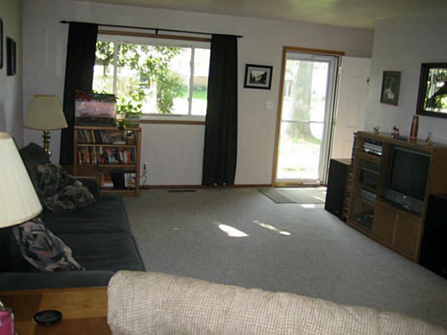 3842 Evanston Road Columbus, OH 43232 - Photo 2 of 11 Gallery Image 2