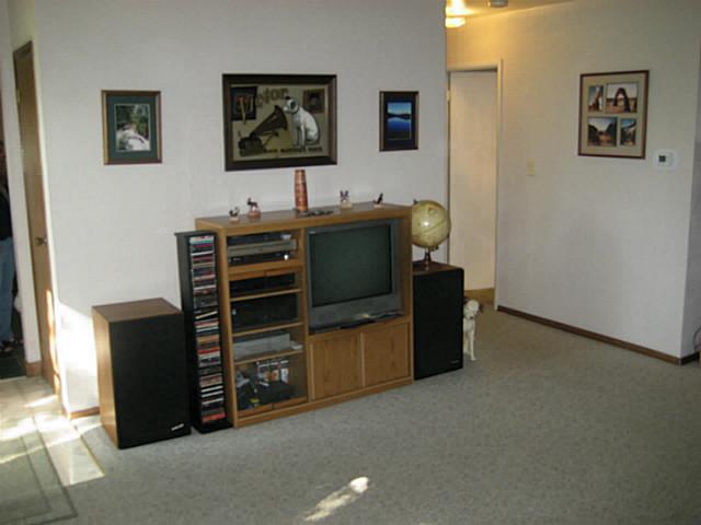 3842 Evanston Road Columbus, OH 43232 - Photo 6 of 11 Gallery Image 6