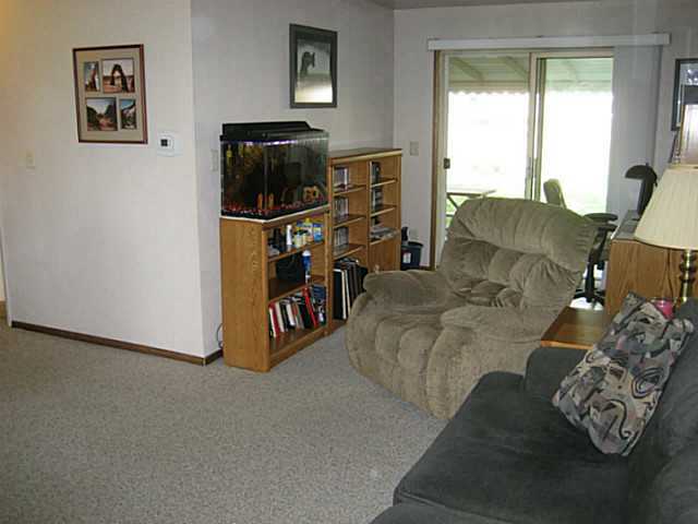 3842 Evanston Road Columbus, OH 43232 - Photo 8 of 11 Gallery Image 8