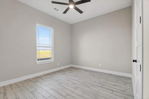 $600,000 | 556 County Road 4875, Celeste, TX 75423