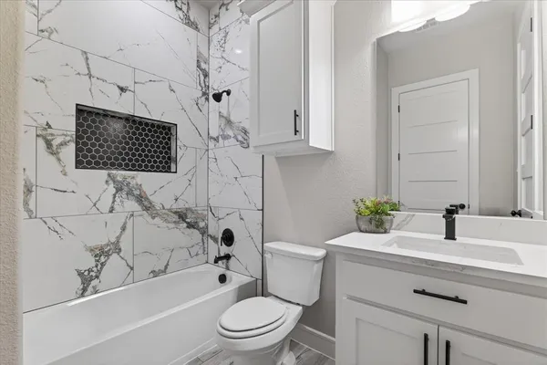 $600,000 | 556 County Road 4875, Celeste, TX 75423