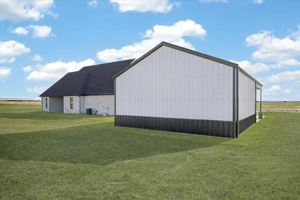 $600,000 | 556 County Road 4875, Celeste, TX 75423