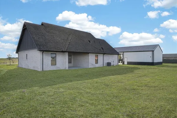 $600,000 | 556 County Road 4875, Celeste, TX 75423