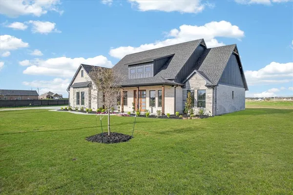 $600,000 | 556 County Road 4875, Celeste, TX 75423