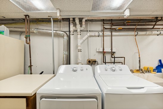 1850 Burton Lane Park Ridge, IL 60068 - Photo 31 of 34 a utility room with dryer and washer