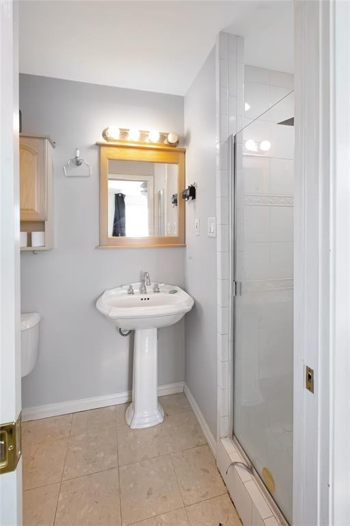 853 Royal Terrace Hurst, TX 76053 - Photo 25 of 34 View#1 Into Ensuite 3Pc