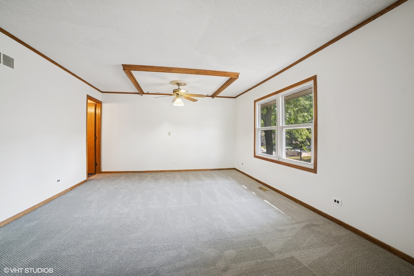 6 Spring Valley Lane Streamwood, IL 60107 - Photo 11 of 21 Gallery Image 11