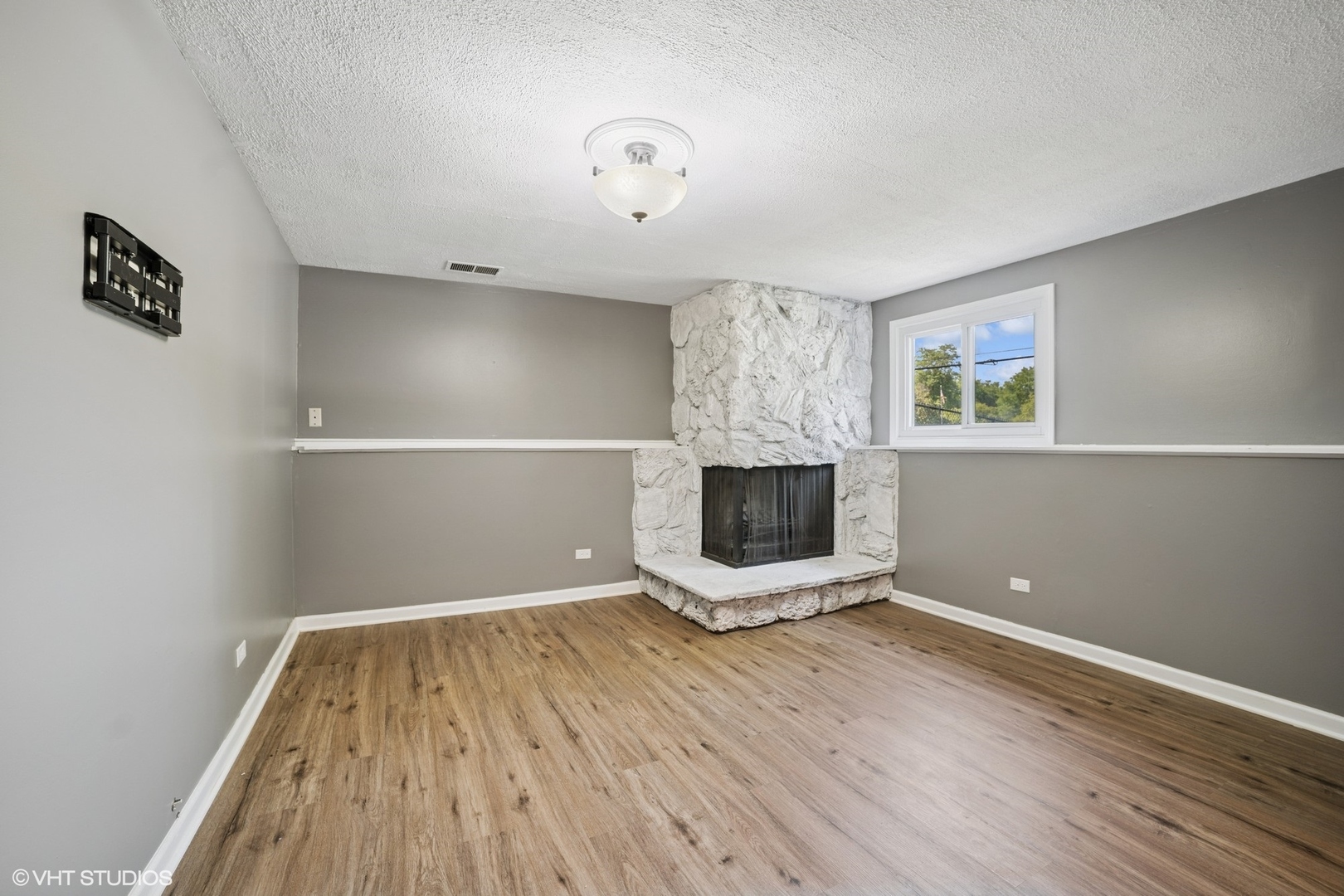 6 Spring Valley Lane Streamwood, IL 60107 - Photo 13 of 21 Gallery Image 13