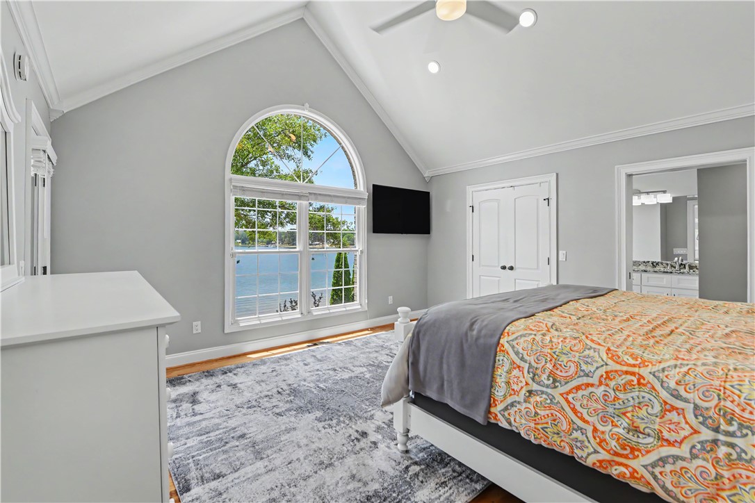 190 Walker Point Seneca, SC 29672 - Photo 25 of 50 Primary bedroom
