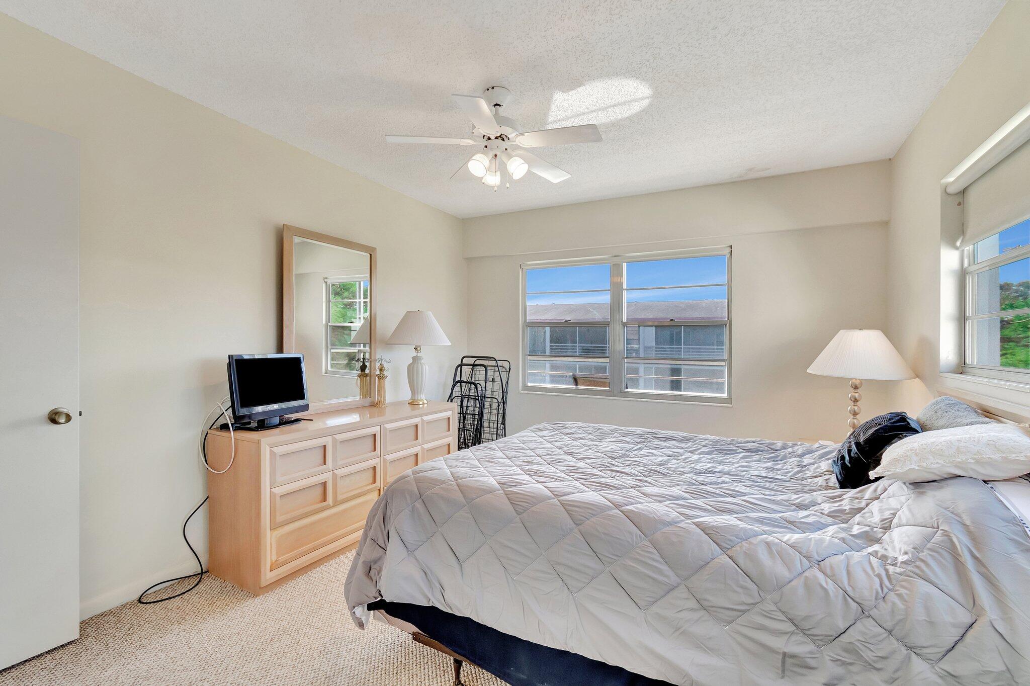 536 Fanshaw M Boca Raton, FL 33434 - Photo 15 of 65 25-web-or-mls-DSC_8556