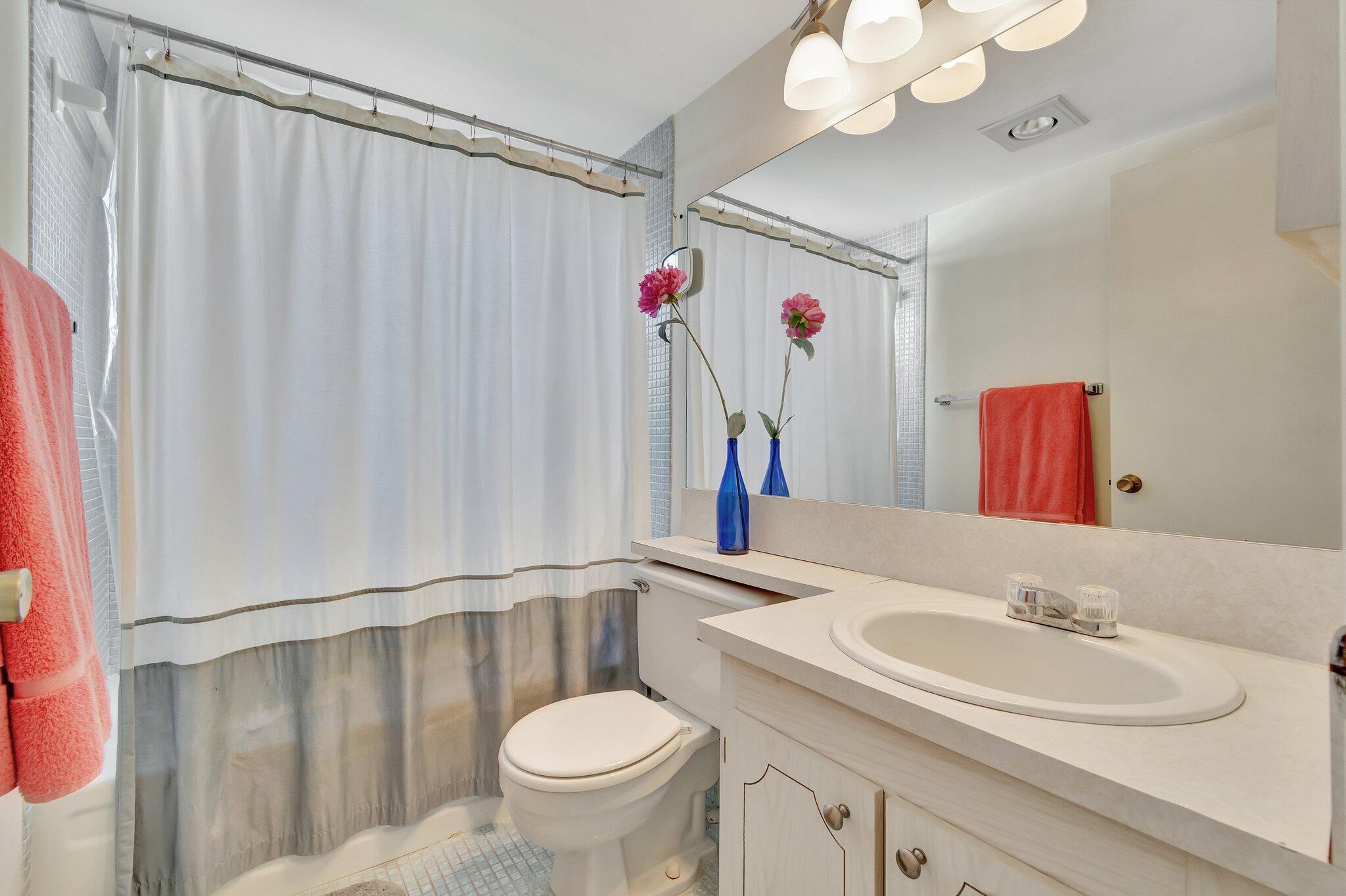 536 Fanshaw M Boca Raton, FL 33434 - Photo 17 of 65 28-web-or-mls-DSC_8571