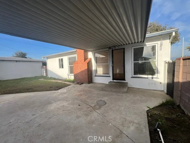 a view of a house with a garage