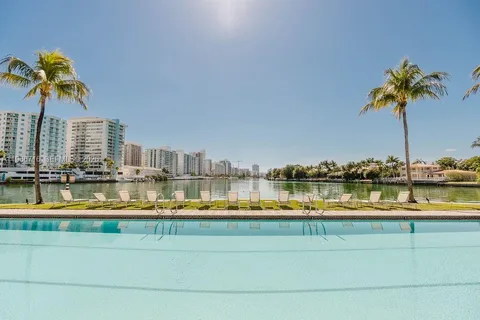 $1,495,000 | 6103 Aqua Avenue, Unit 702, Miami Beach, FL 33141