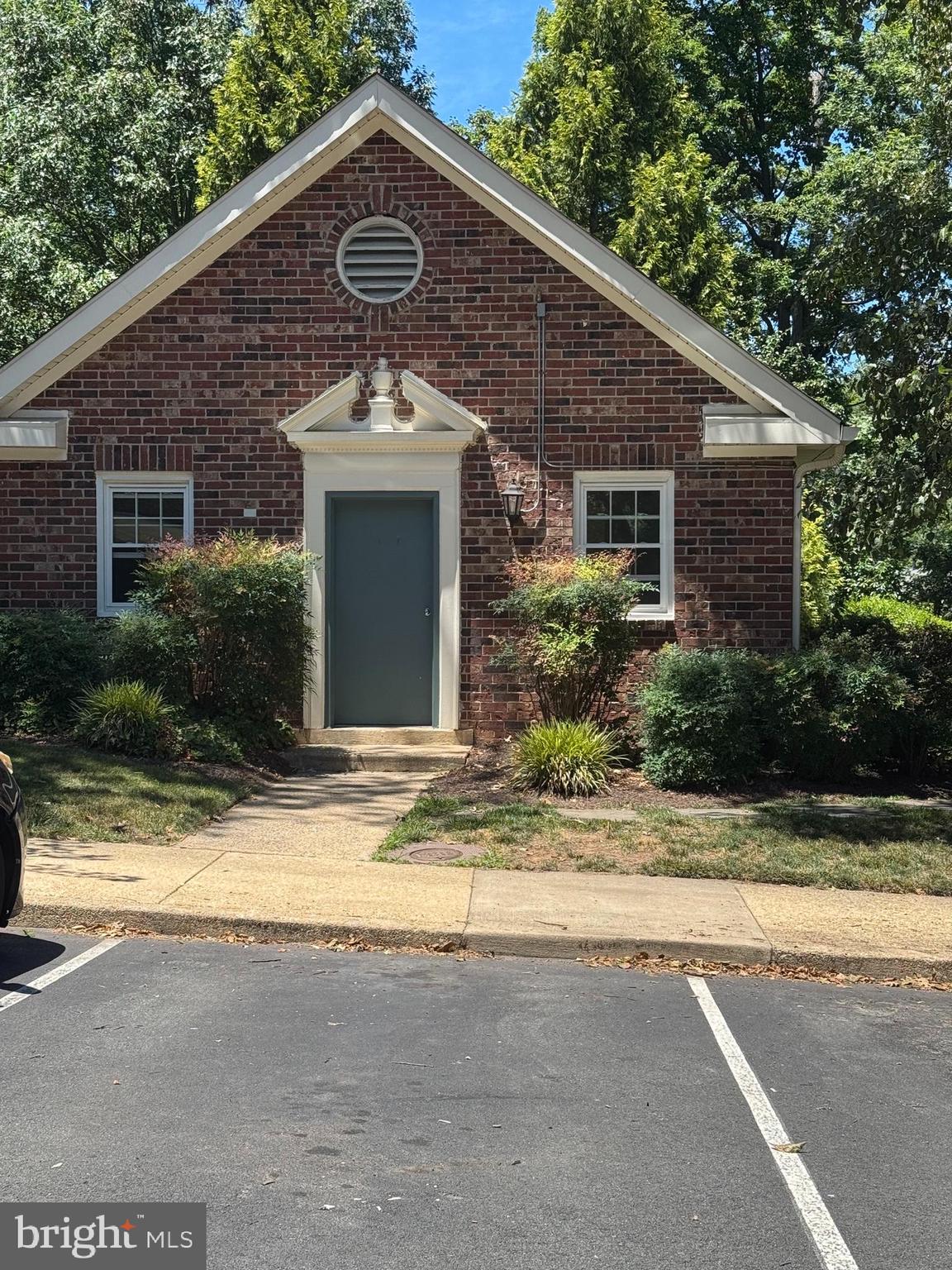 5902 Kingsford Road Springfield, VA 22152 - Photo 2 of 19 Community Laundry (unit also has in unit)