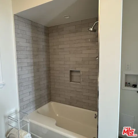 $2,950 | 8036 Norton Avenue, West Hollywood, CA 90046