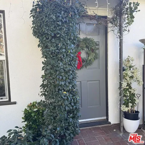 $2,950 | 8036 Norton Avenue, West Hollywood, CA 90046