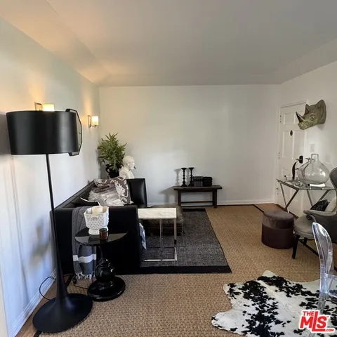 $2,950 | 8036 Norton Avenue, West Hollywood, CA 90046