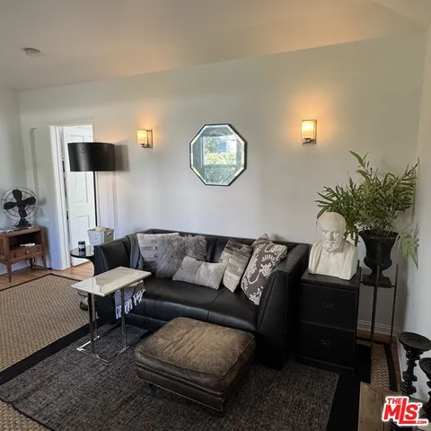 $2,950 | 8036 Norton Avenue, West Hollywood, CA 90046