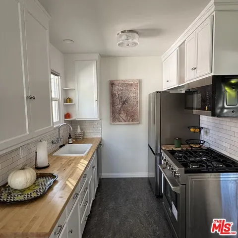 $2,950 | 8036 Norton Avenue, West Hollywood, CA 90046