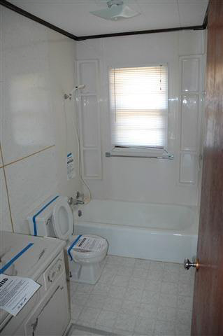 210 Oak Grove Road Jackson, MI 49203 - Photo 5 of 11 923433-4.JPG