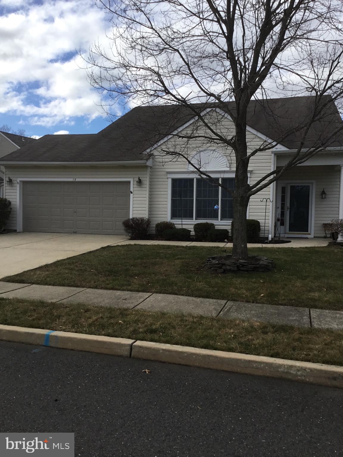 15 Laurel Ridge Lane Columbus, NJ 08022 - Photo 1 of 43