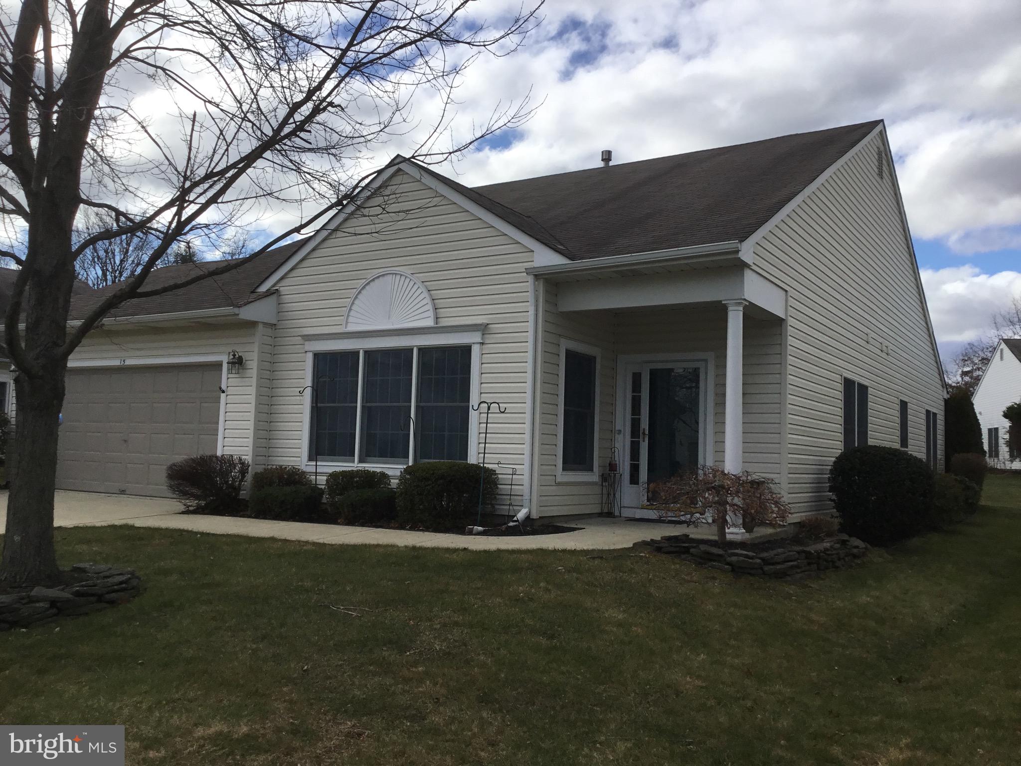 15 Laurel Ridge Lane Columbus, NJ 08022 - Photo 3 of 43