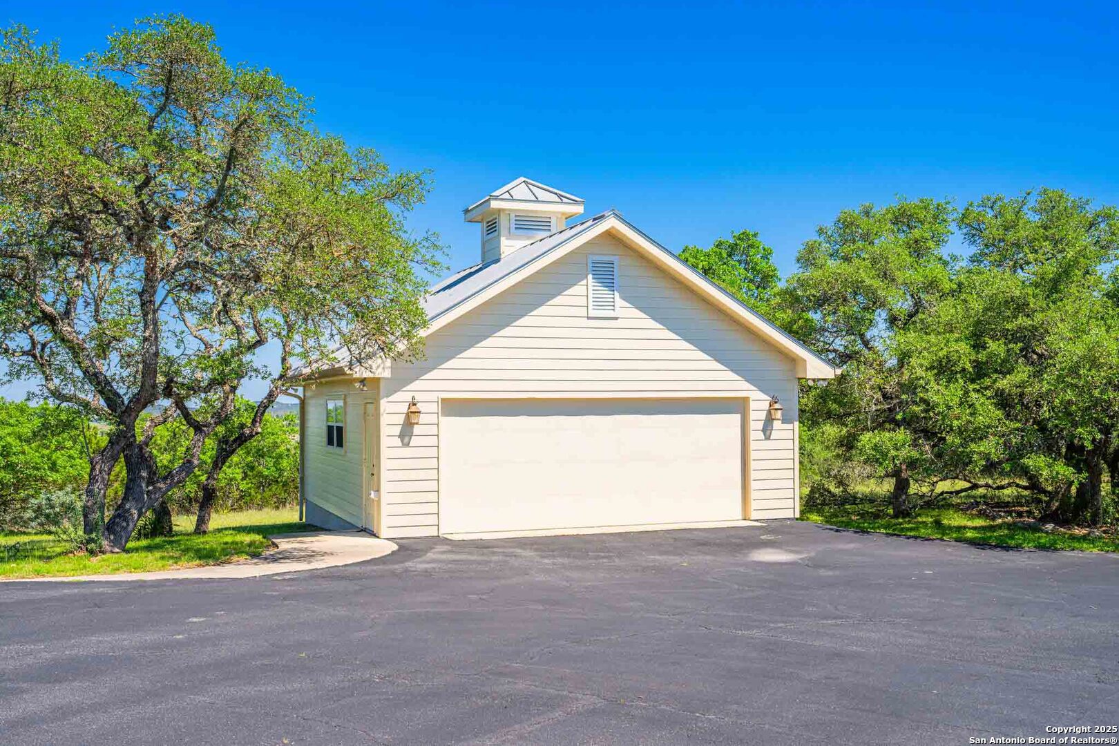 211 Mill Dam Road Comfort, TX 78013 - Photo 45 of 61 a view of outdoor space and yard