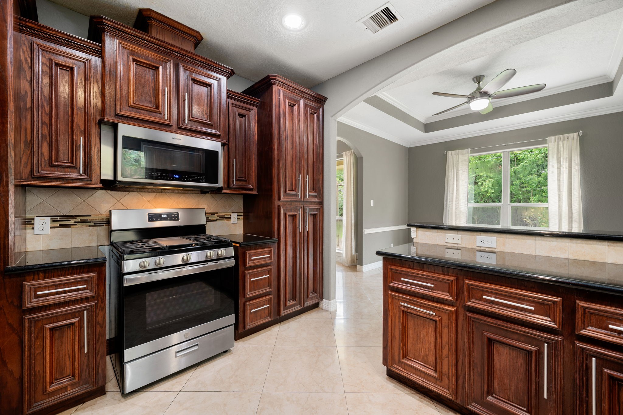600 Riverbend Street Baytown, TX 77521 - Photo 10 of 26