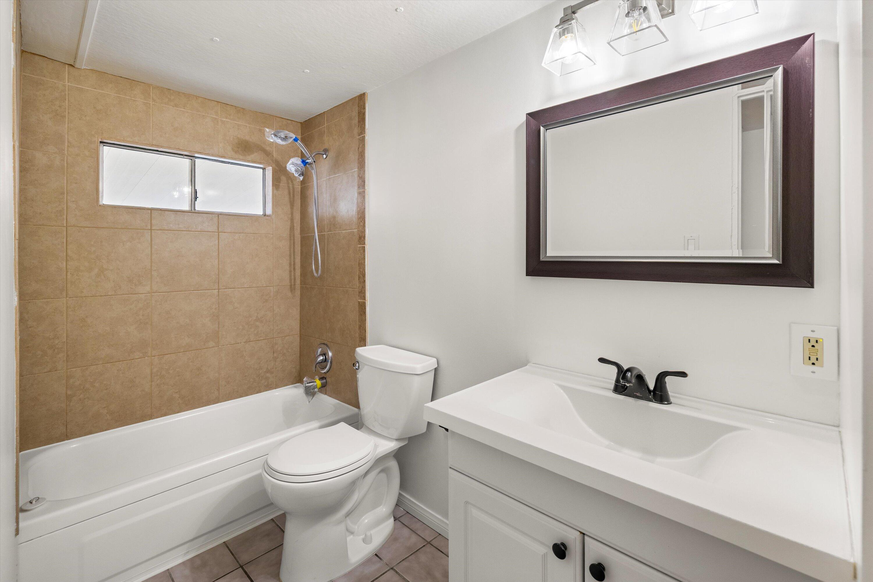 5700 Via Real, Unit 103 Carpinteria, CA 93013 - Photo 18 of 24 18-Bath