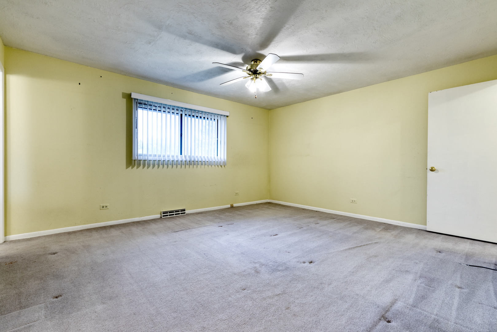 585 North Green Ridge Street Addison, IL 60101 - Photo 13 of 30