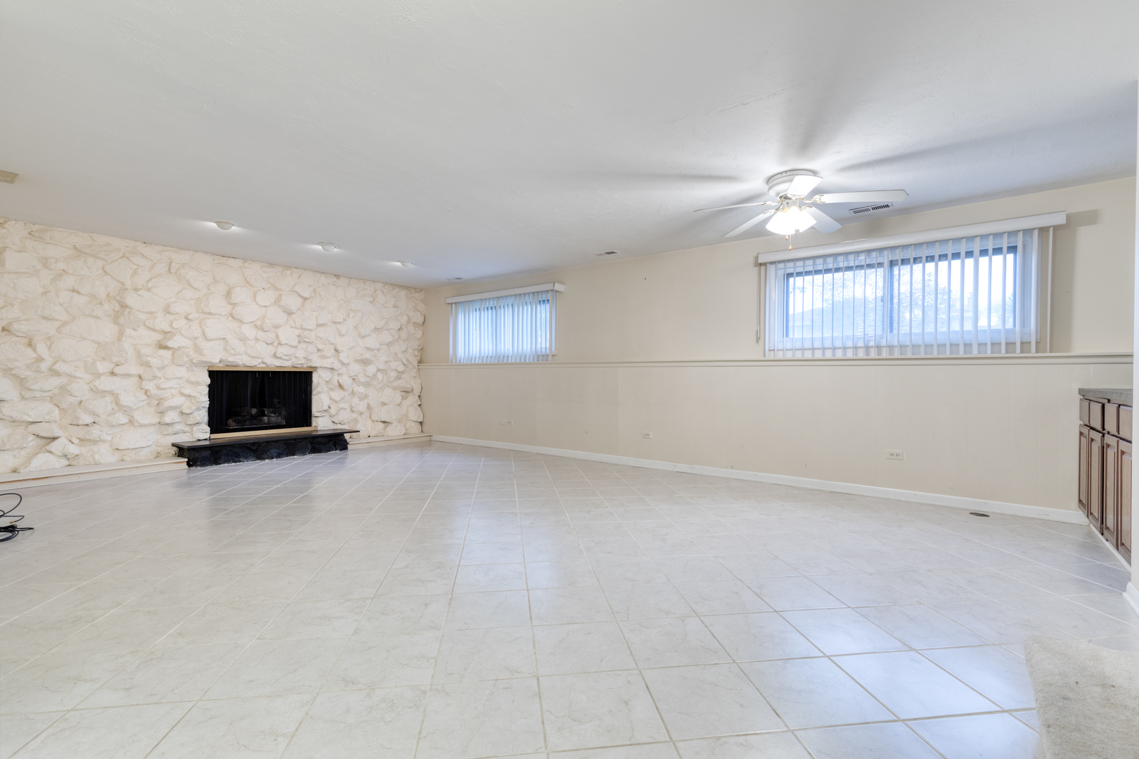 585 North Green Ridge Street Addison, IL 60101 - Photo 20 of 30