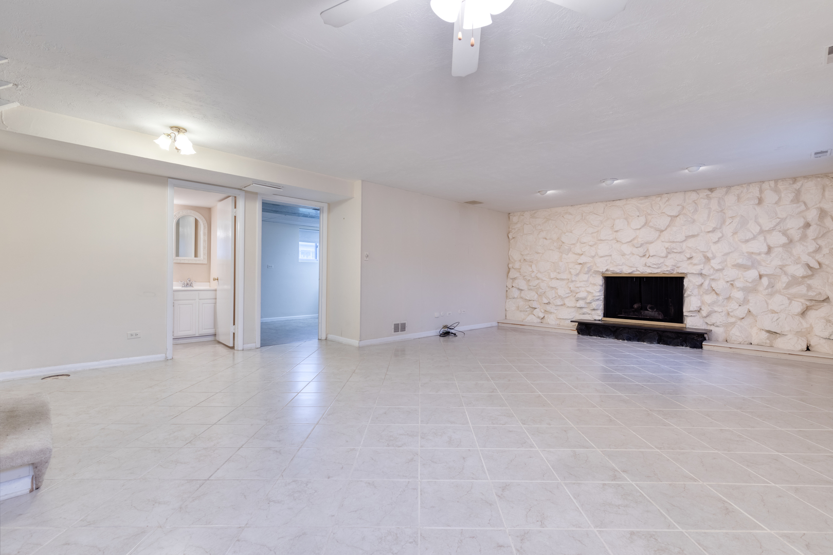 585 North Green Ridge Street Addison, IL 60101 - Photo 21 of 30