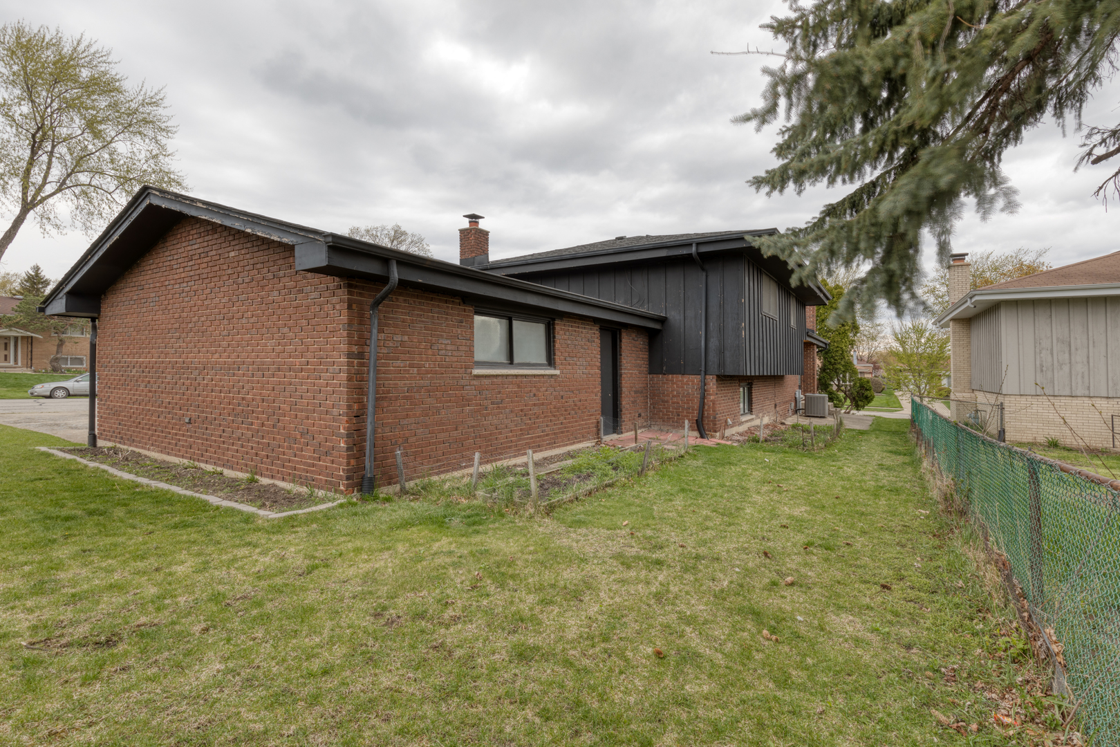 585 North Green Ridge Street Addison, IL 60101 - Photo 28 of 30