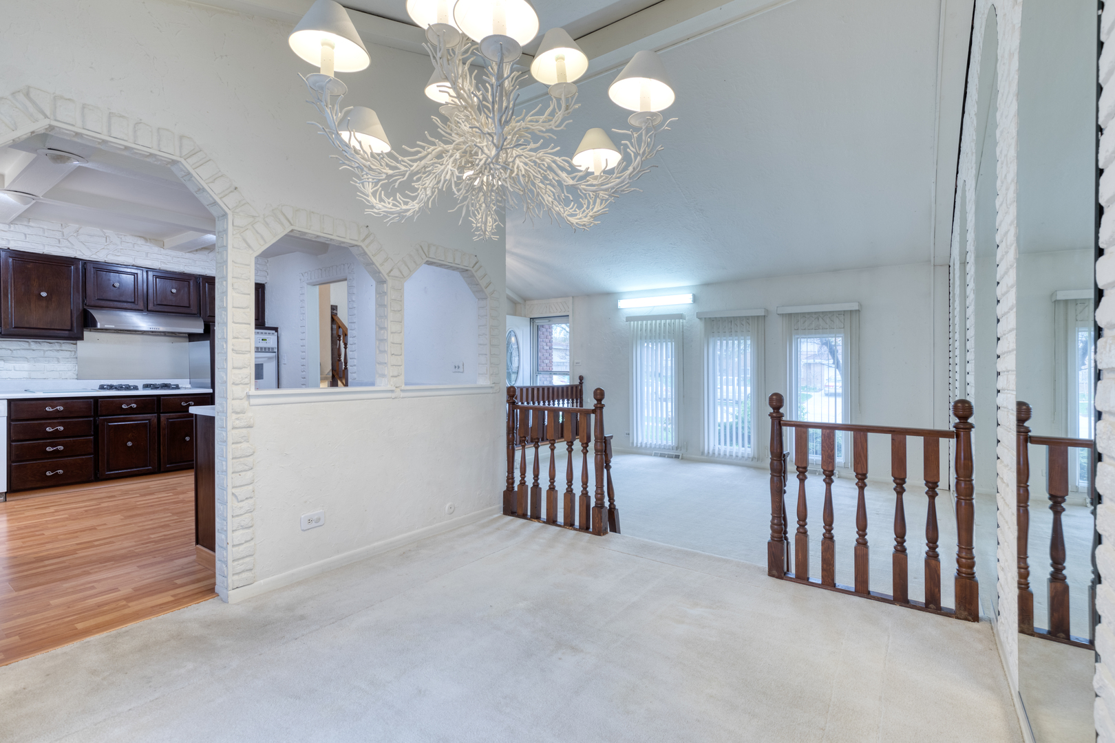 585 North Green Ridge Street Addison, IL 60101 - Photo 6 of 30