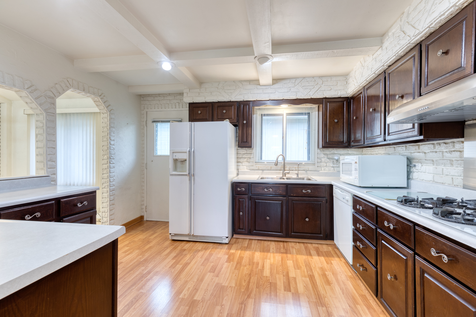585 North Green Ridge Street Addison, IL 60101 - Photo 7 of 30