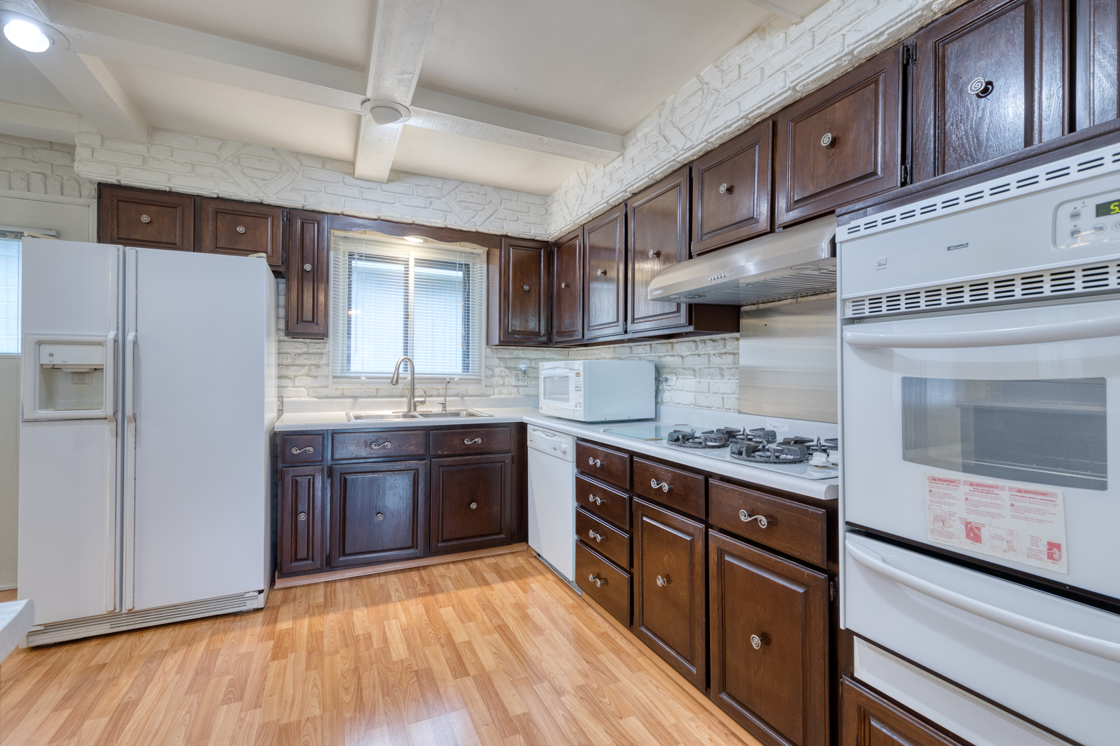 585 North Green Ridge Street Addison, IL 60101 - Photo 8 of 30