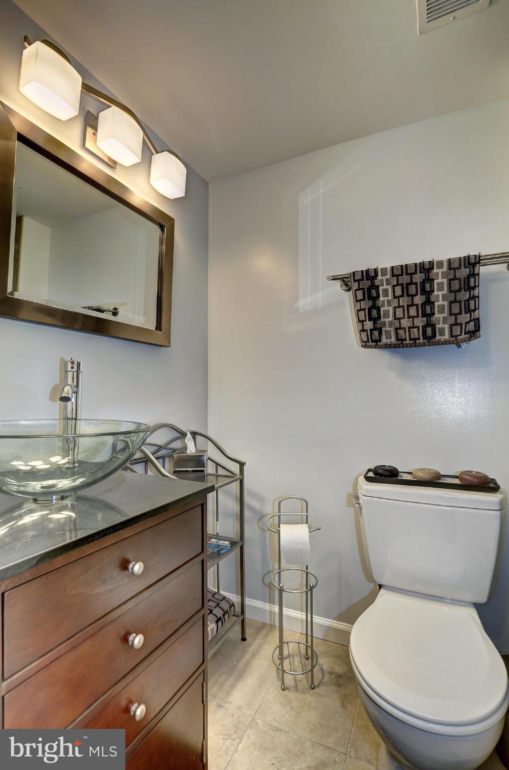 8017 West Point Drive Springfield, VA 22153 - Photo 15 of 26 Bath