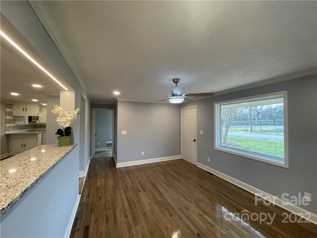 527 2nd Street Southwest Conover, NC 28613 - Photo 5 of 16 Gallery Image 5