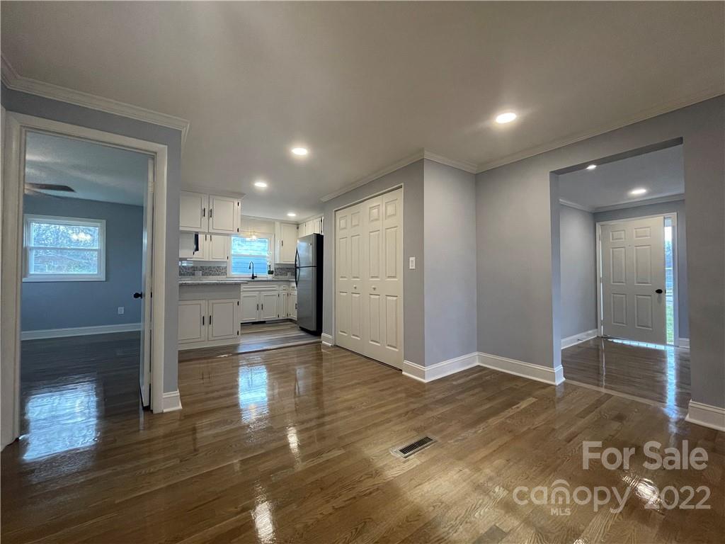 527 2nd Street Southwest Conover, NC 28613 - Photo 9 of 16 Gallery Image 9