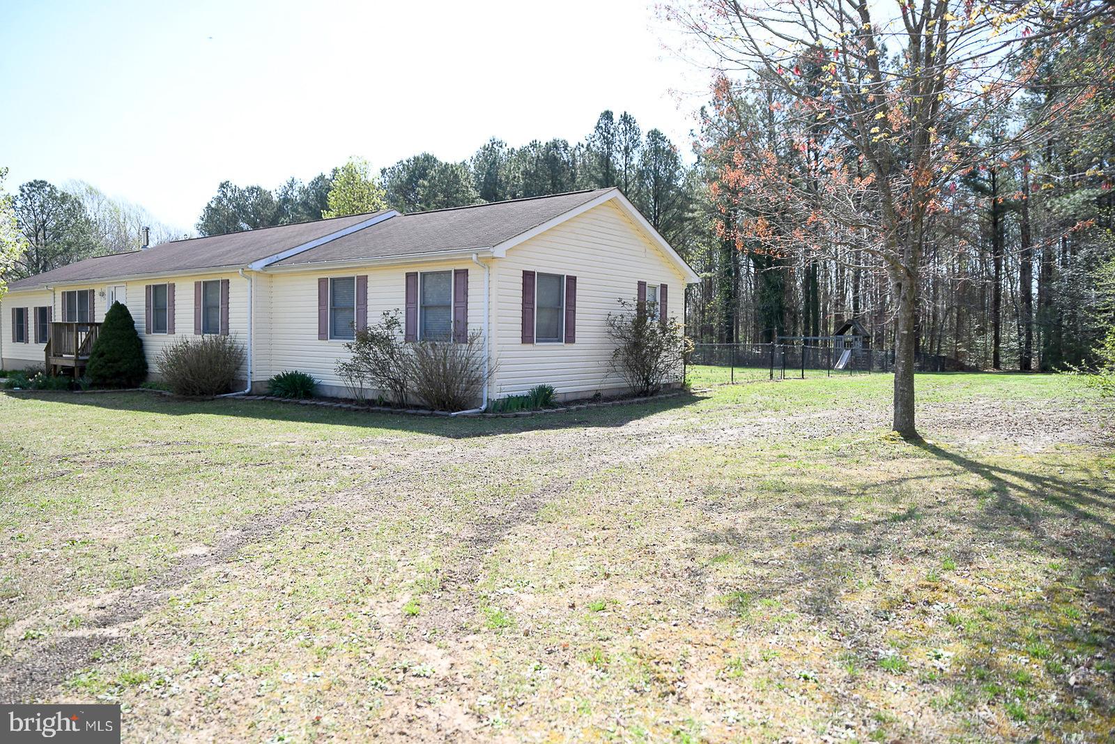 44015 Sandy Bottom Road Hollywood, MD 20636 - Photo 5 of 12 Side Yard