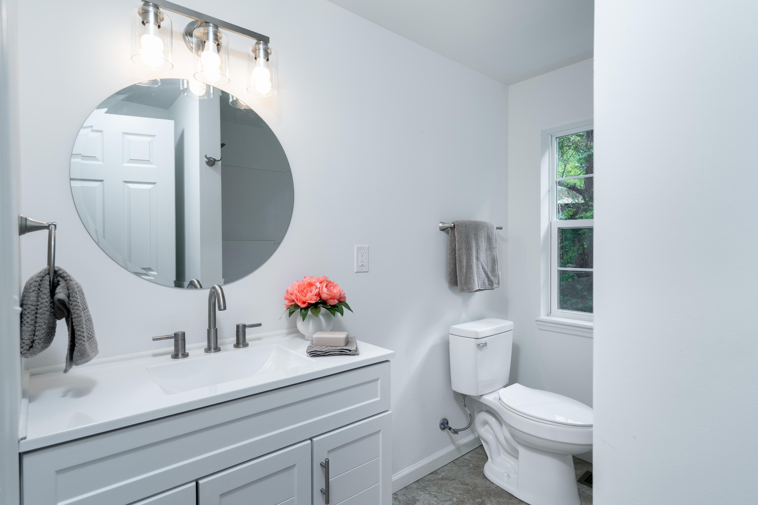 202 Layne Road Soddy Daisy, TN 37379 - Photo 21 of 25 202 Layne - Full Bath