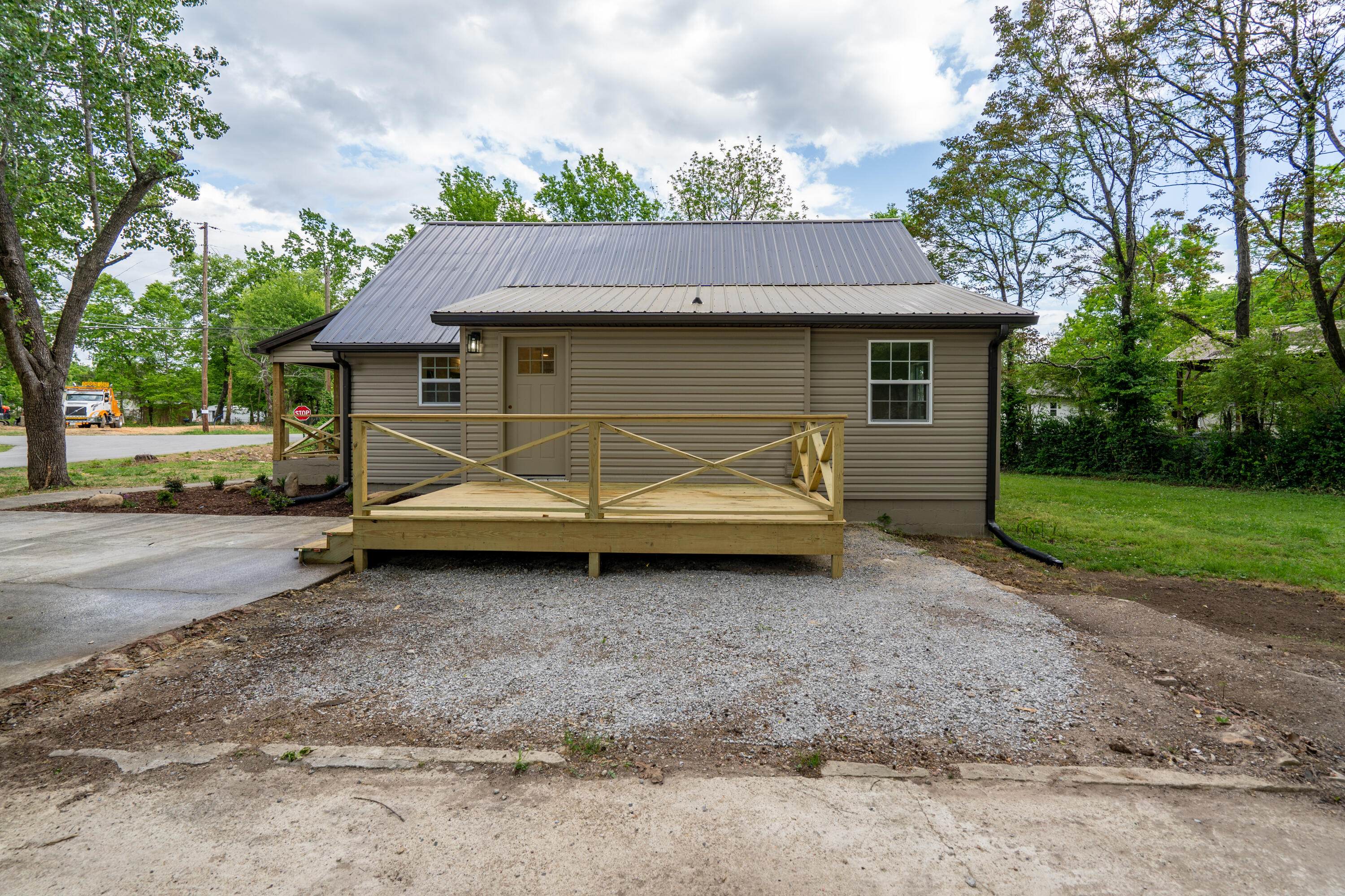 202 Layne Road Soddy Daisy, TN 37379 - Photo 5 of 25 202 Layne - Side