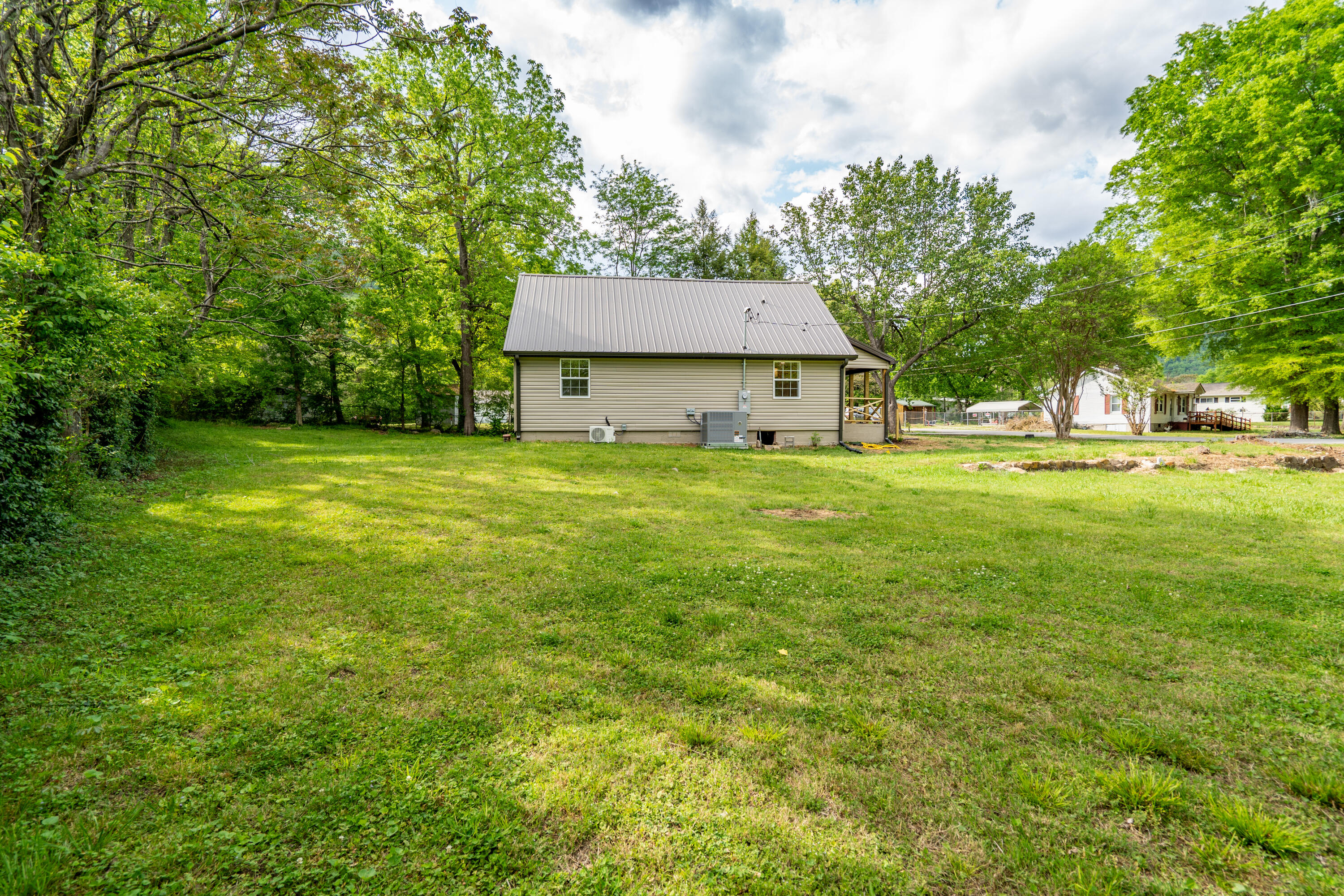 202 Layne Road Soddy Daisy, TN 37379 - Photo 6 of 25 202 Layne - Side 2