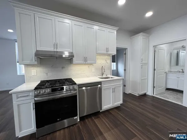 $2,200 | 38 Garfield Avenue, Unit 1A, Garfield, NJ 07026