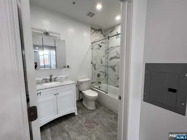 $2,200 | 38 Garfield Avenue, Unit 1A, Garfield, NJ 07026