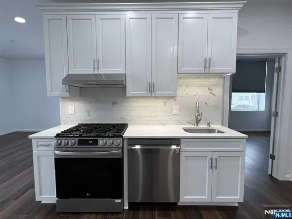 $2,200 | 38 Garfield Avenue, Unit 1A, Garfield, NJ 07026