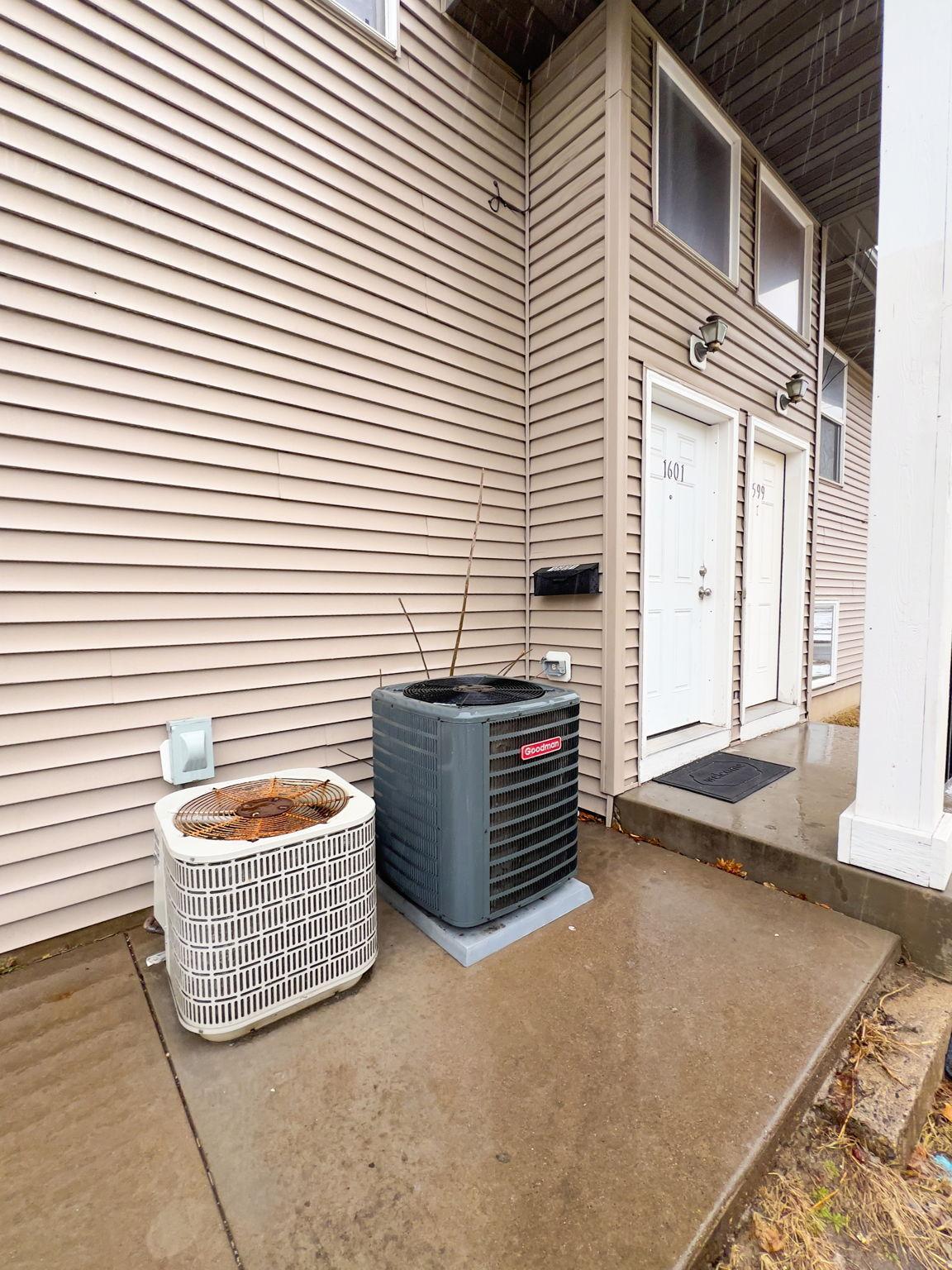 1599 Rice Street St. Paul, MN 55117 - Photo 10 of 75