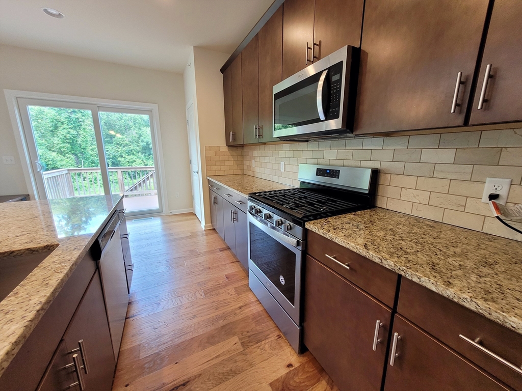 13 Walnut Way, Unit 13 Hopkinton, MA 01748 - Photo 6 of 32
